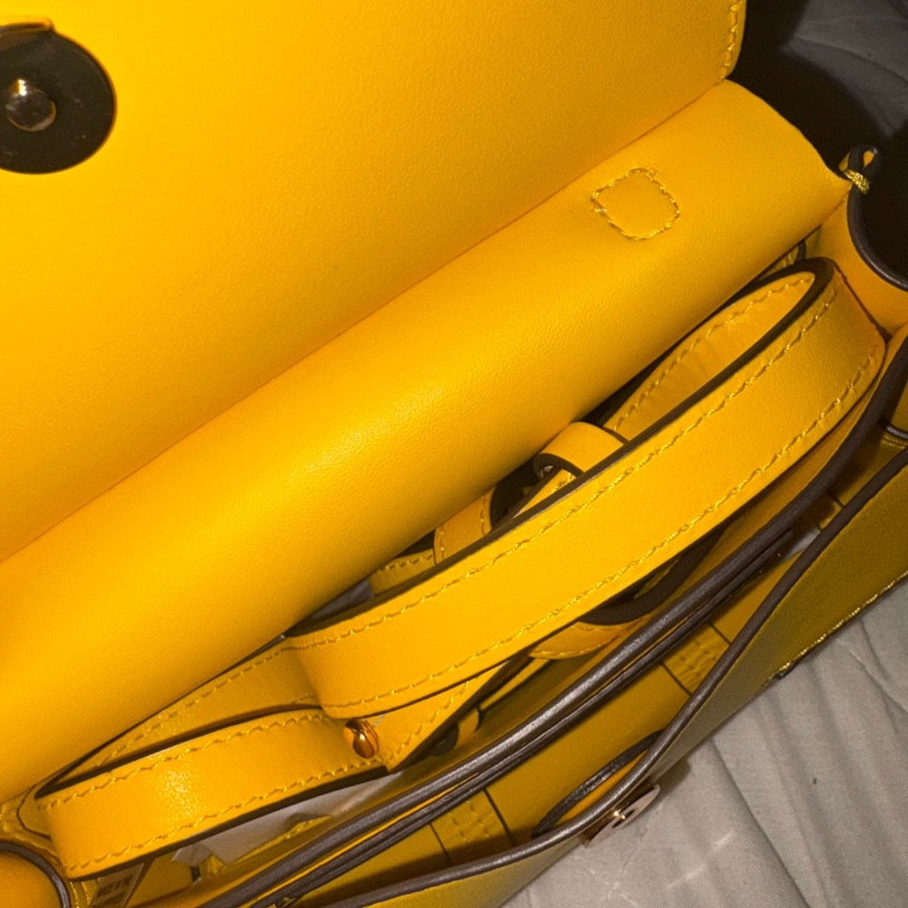 Tory Burch Daisy Yellow Bag - Picture 4 of 5